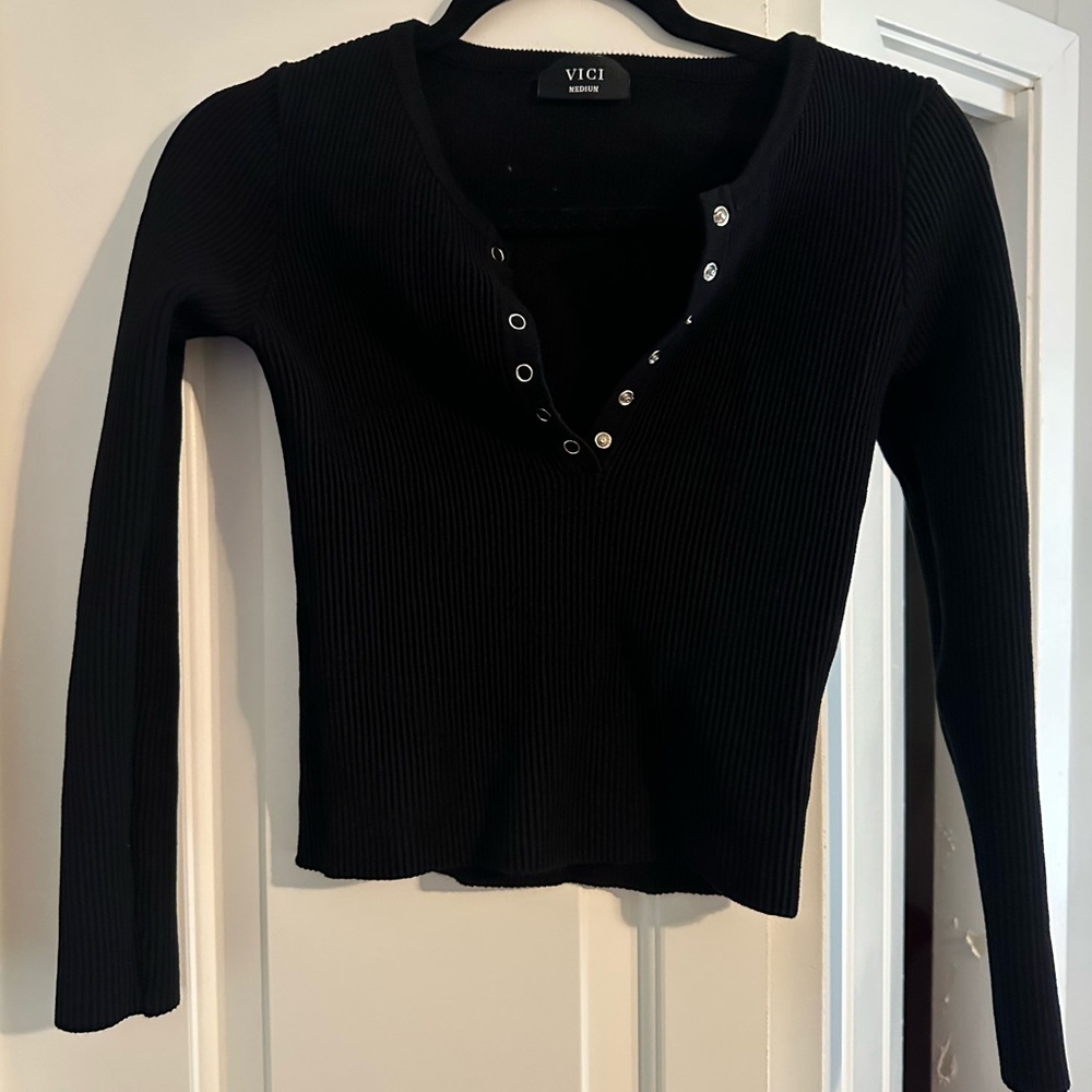 Vici Black Button-Detail Long Sleeve Top